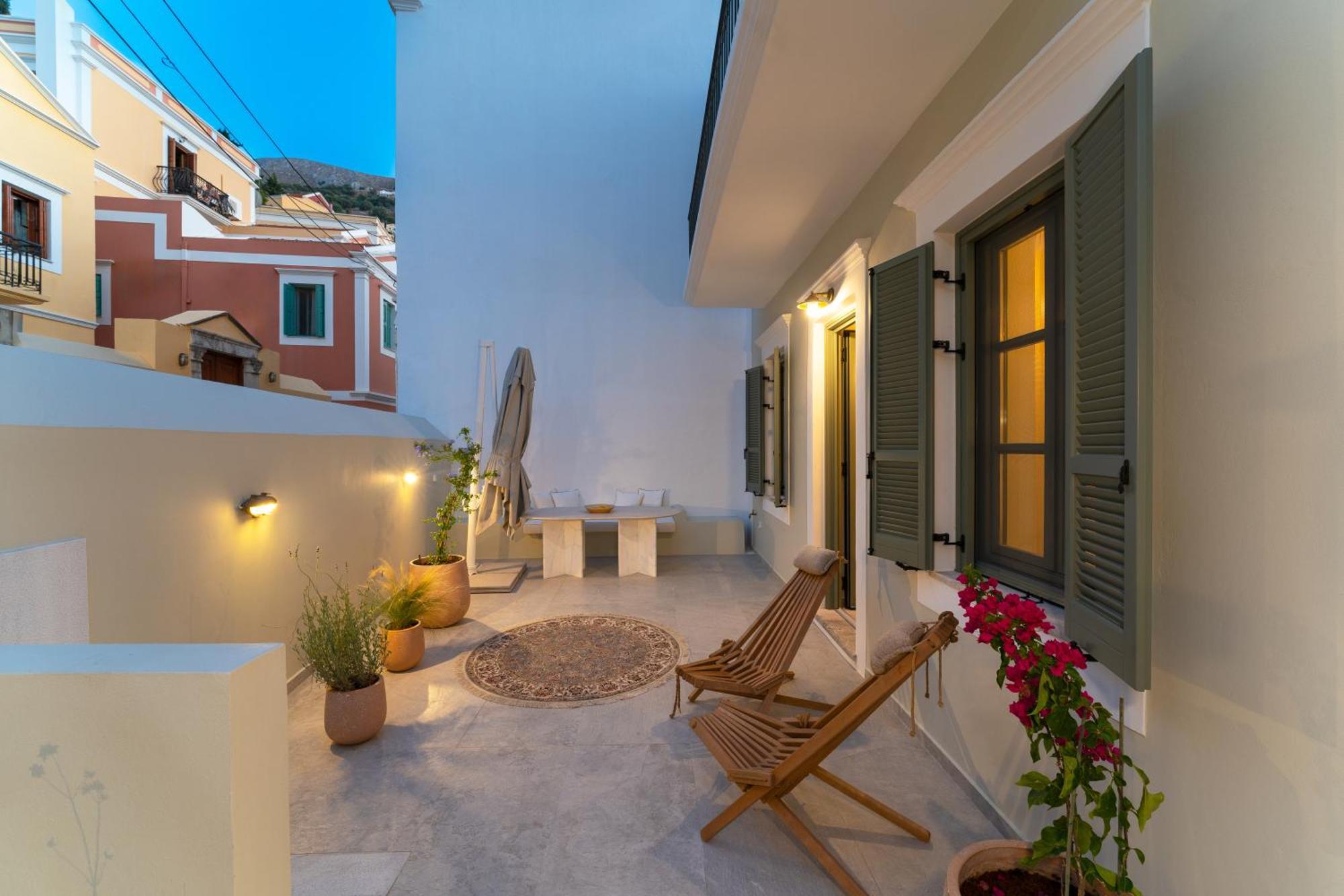 Nisomar Suites Symi Exterior foto