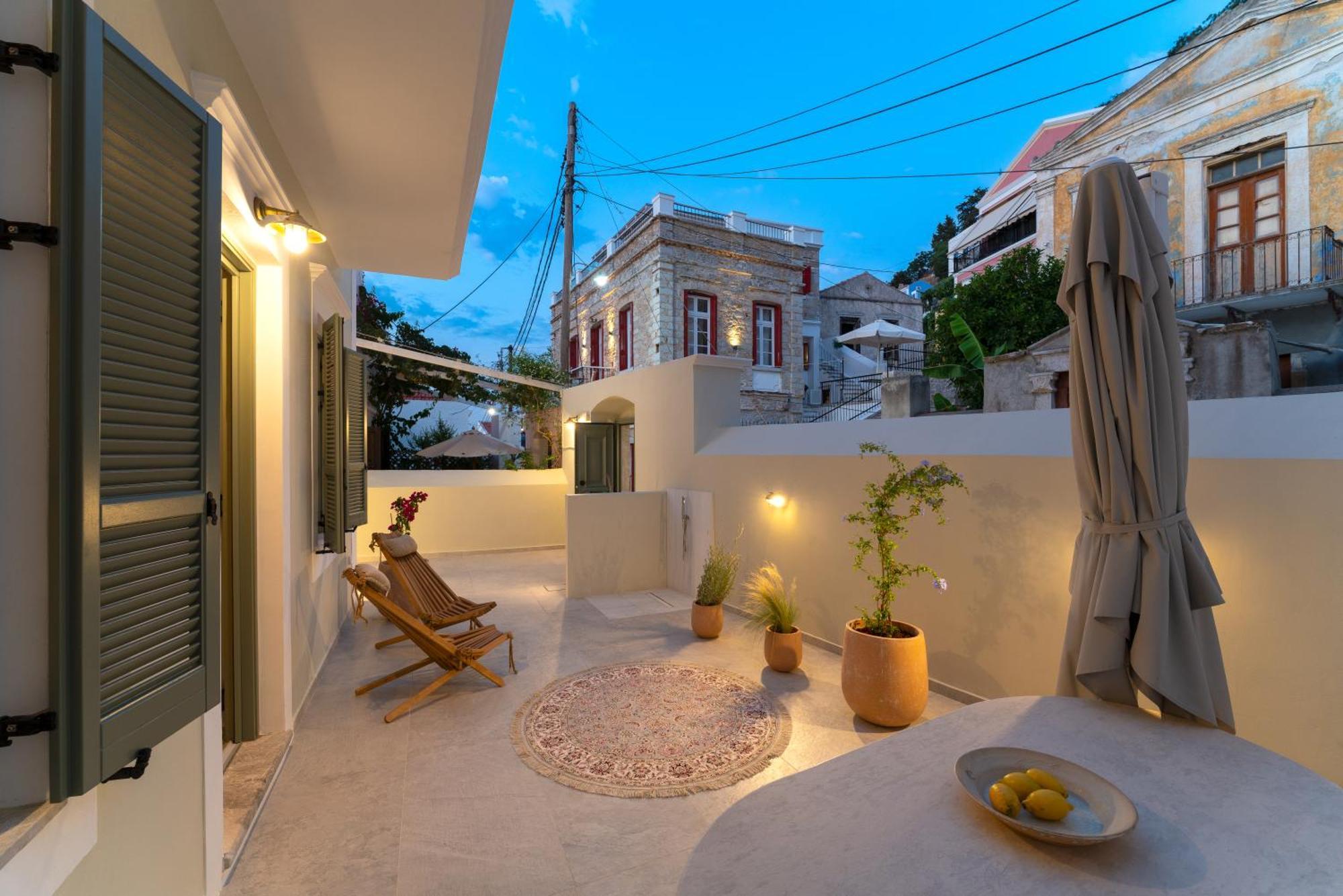 Nisomar Suites Symi Exterior foto